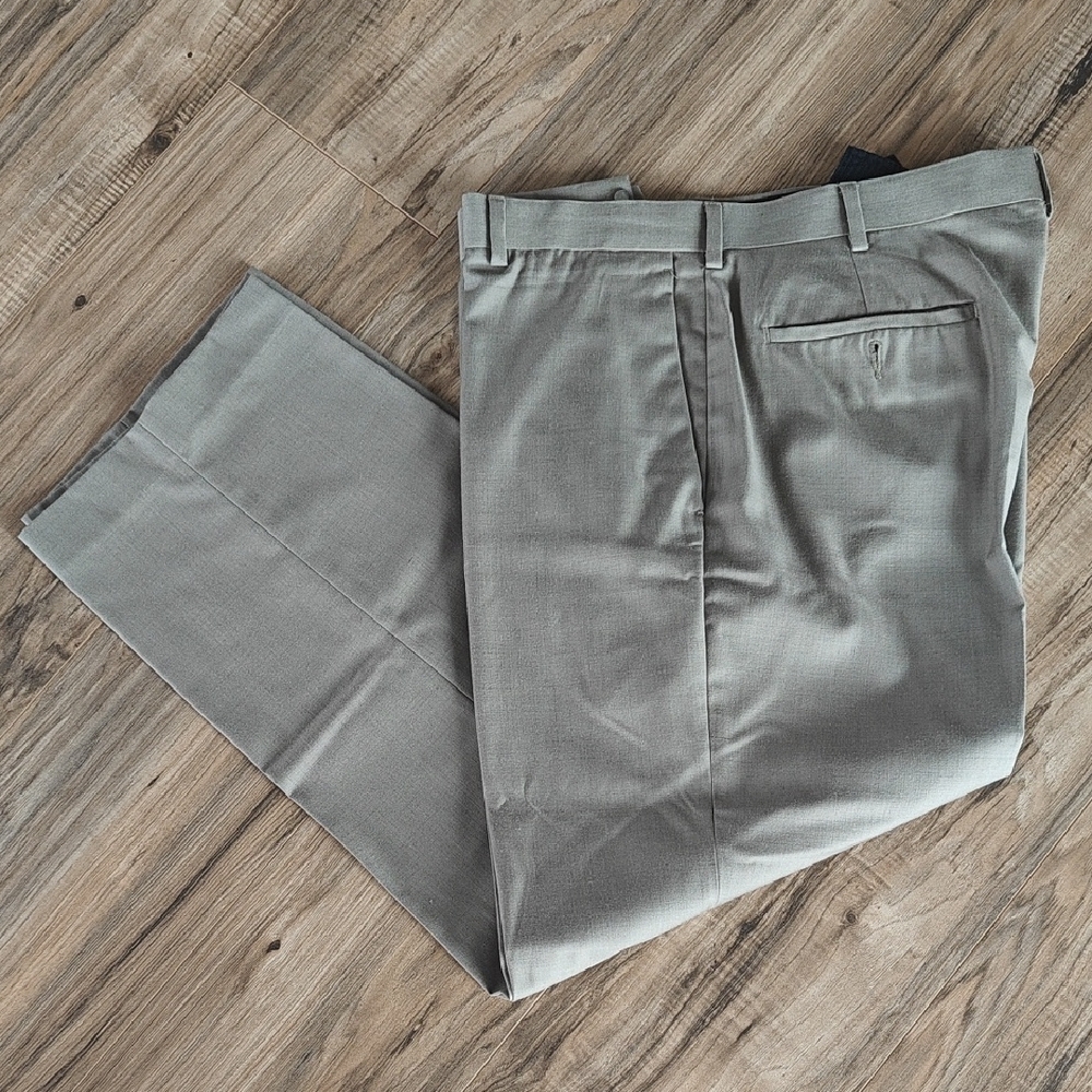 EUC Men's Khaki Dress Pants